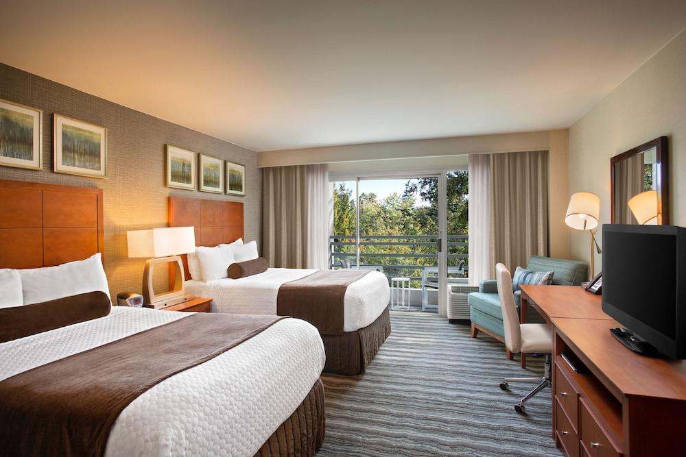 Ac Hotel By Marriott Portland Lake Oswego Bagian luar foto