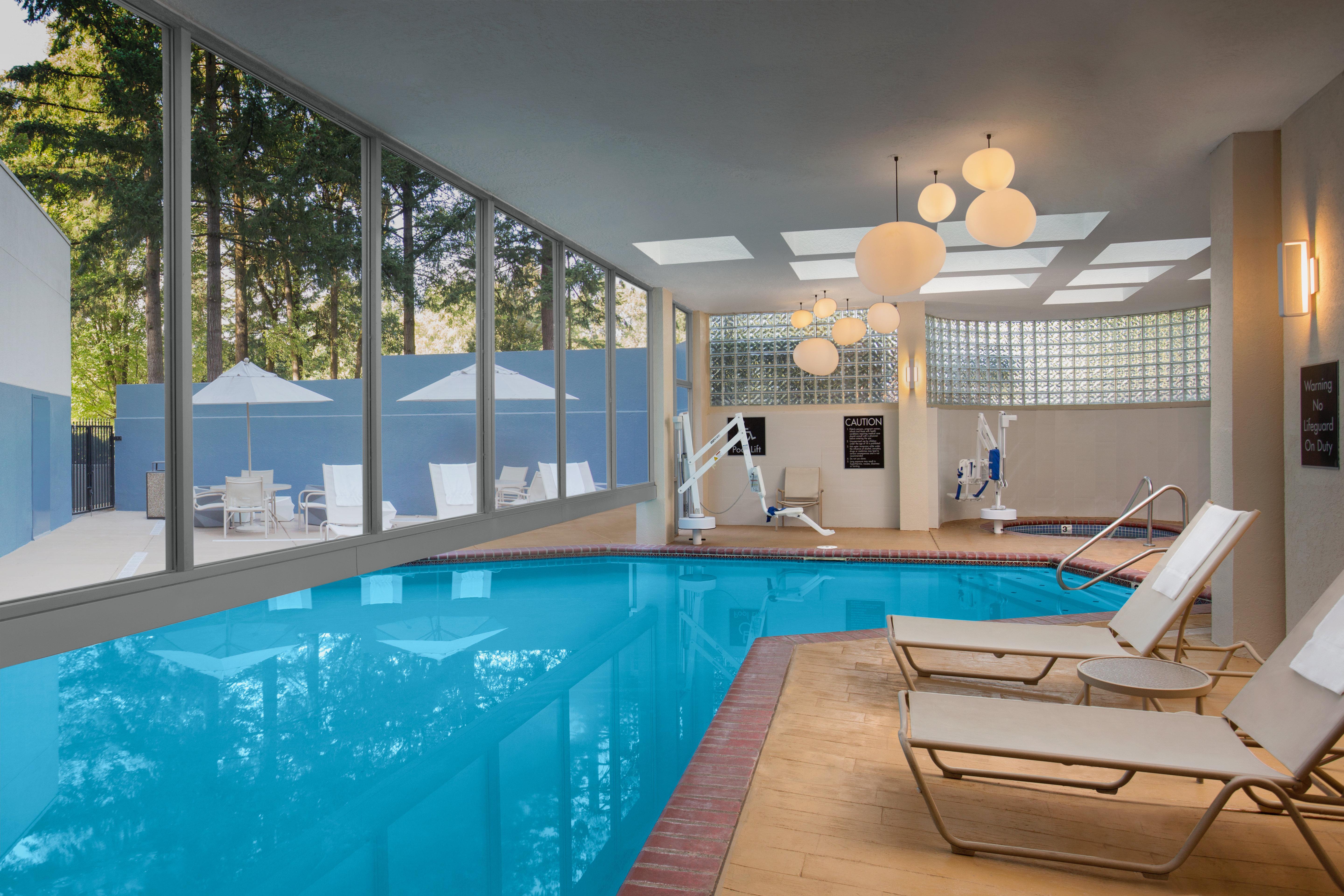 Ac Hotel By Marriott Portland Lake Oswego Bagian luar foto