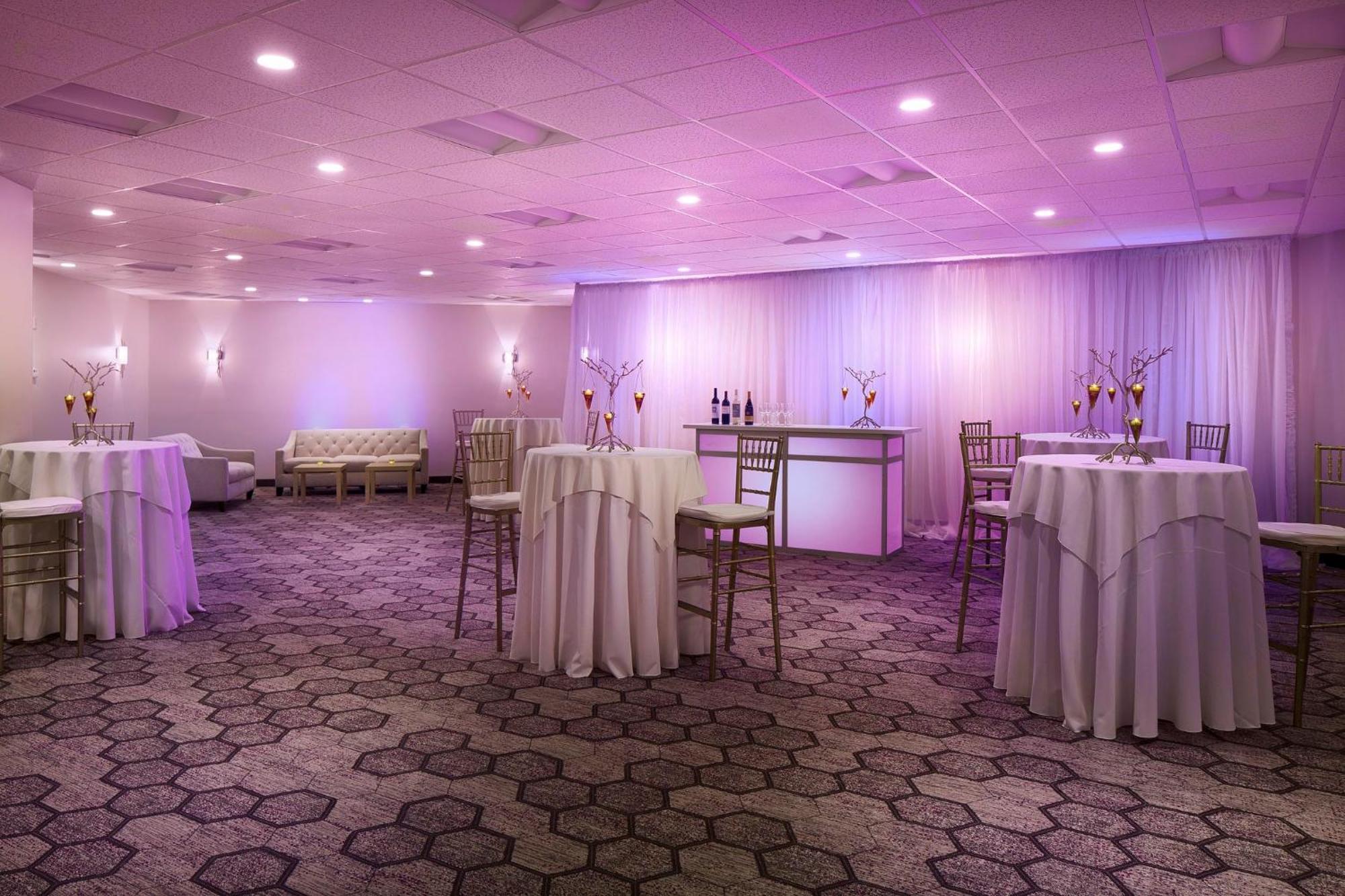 Ac Hotel By Marriott Portland Lake Oswego Bagian luar foto