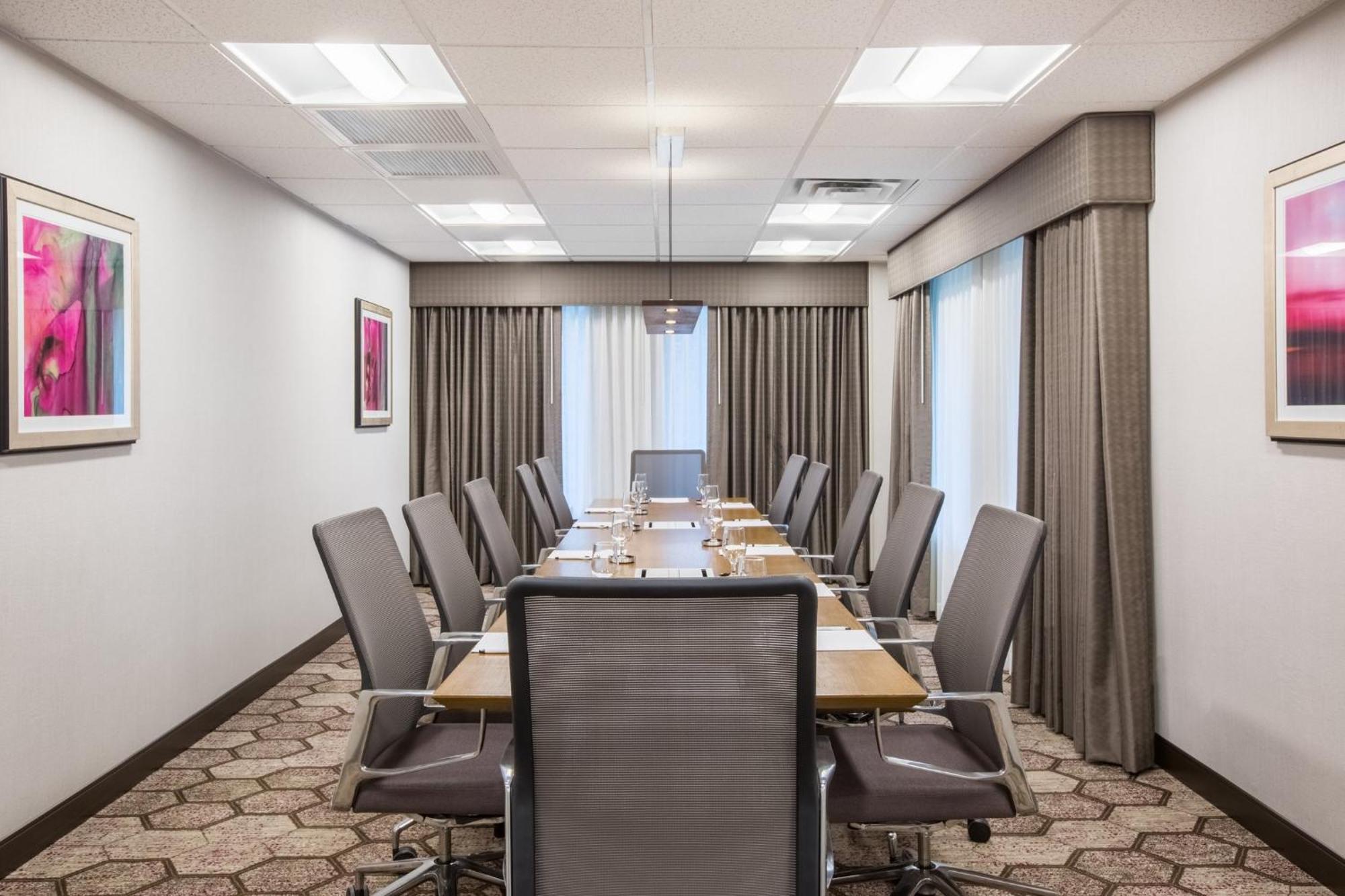 Ac Hotel By Marriott Portland Lake Oswego Bagian luar foto
