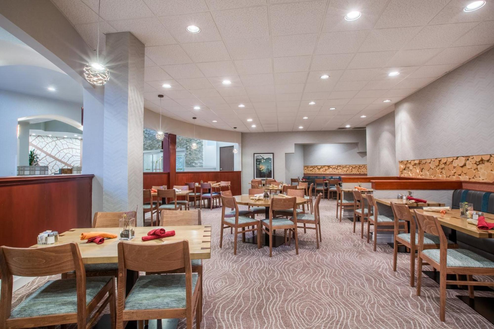 Ac Hotel By Marriott Portland Lake Oswego Bagian luar foto