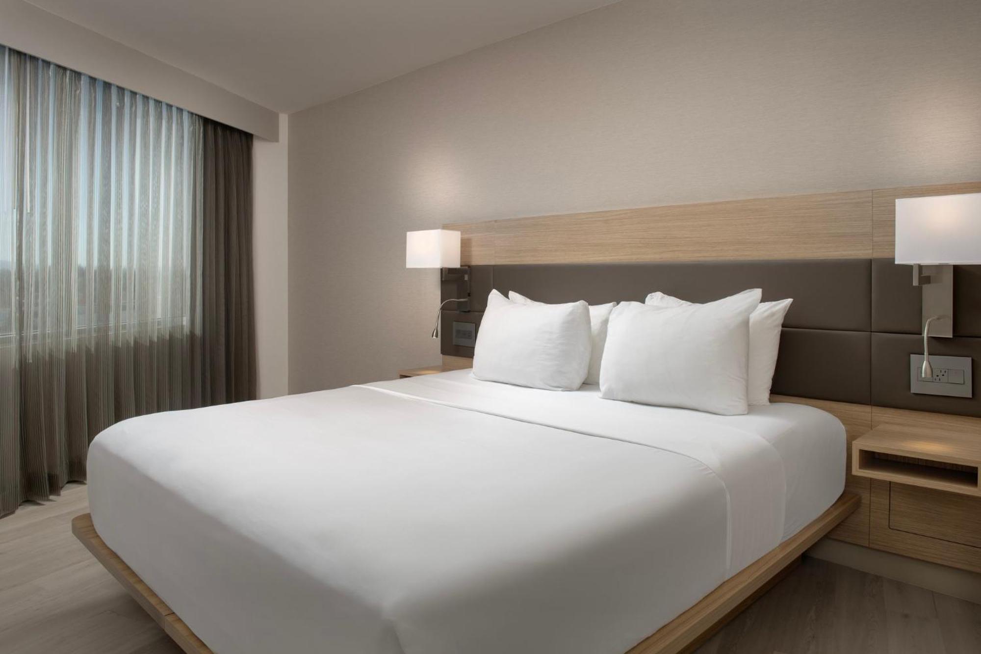 Ac Hotel By Marriott Portland Lake Oswego Bagian luar foto